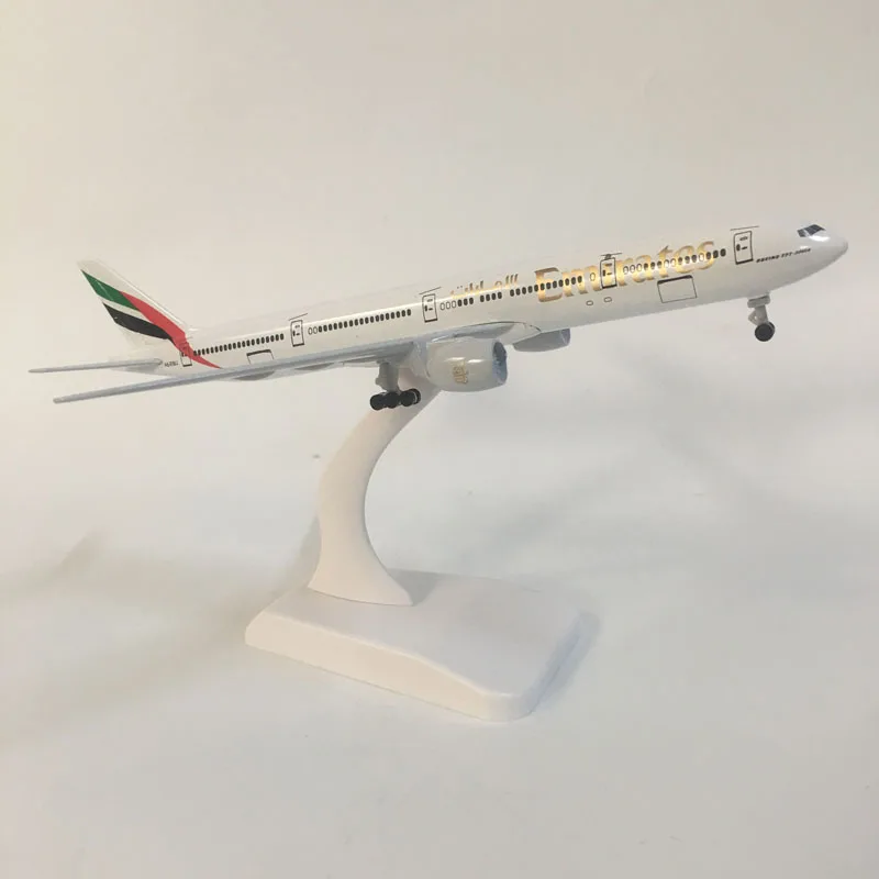 JASON TUTU 20cm United Arab Emirates Boeing 777 Airplane Model Plane Model Aircraft Diecast Metal 1/300 Scale Planes Drop shippi