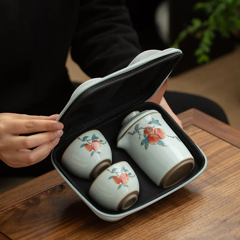 Yuebai Pl Kiln Przenośny Zestaw herbaty Kung Fu Travel 1Pot 2Cup Outdoor Quick Passenger Cup Ceramiczny czajnik i zestaw filiżanek