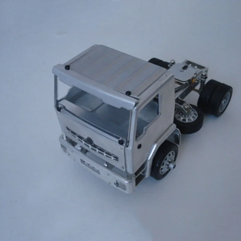 Skala 1:32 2-осный przyczepa ciągnik stop aluminium model ciężarówki do ciężarówki pojemnik samochód DIY zabawka z podświetleniem led tryb Akcesoria