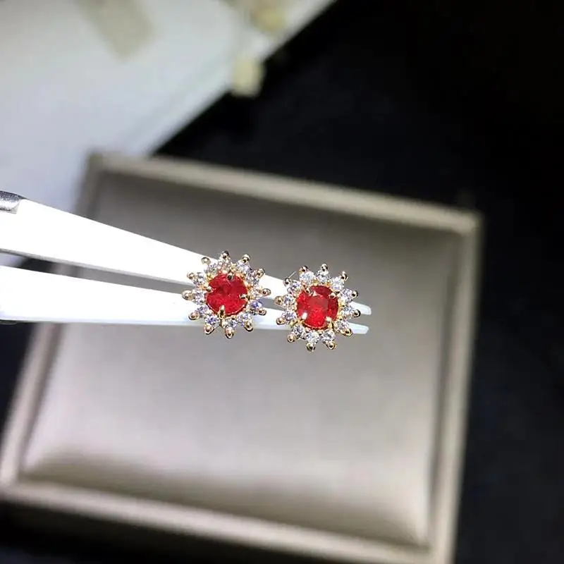 Kolczyki dla kobiet Oryginalny nowy pełny diament naturalny rubin kolczyki butik retro elegancki urok damskie kolczyki