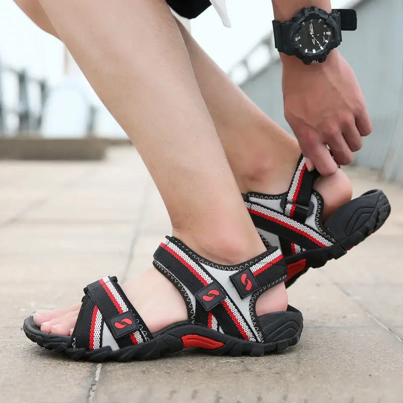2021 Męskie sandały Skórzane Rzymskie Uliczne Letnie Kapcie Ręcznie robione Buty Plażowe oddychające buty obuwie buty Męskie Płaskie Sportowe