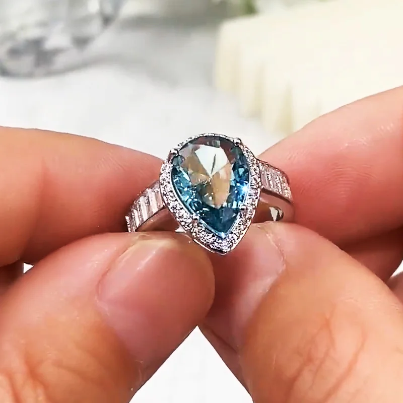 Huitan Wspaniały Błękitny Gruszka CZ Obrączki dla Kobiet Błyszczące Kobiece Akcesoria Jubileuszowa Pierścień Mody Biżuteria